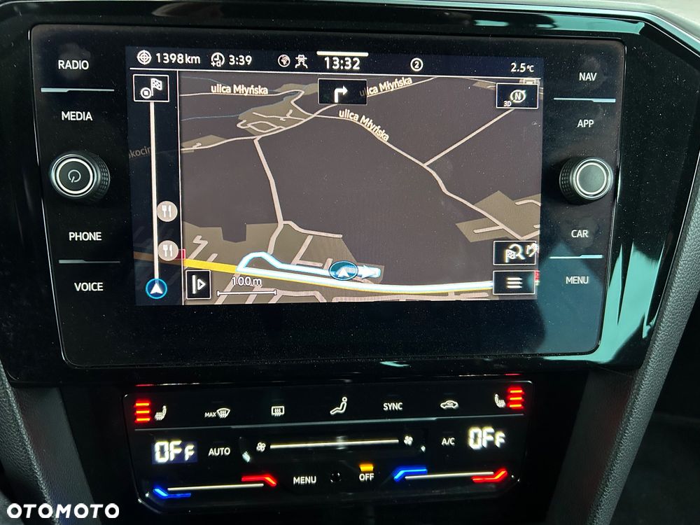 Volkswagen Passat Variant 2.0 TDI SCR Highline - 35