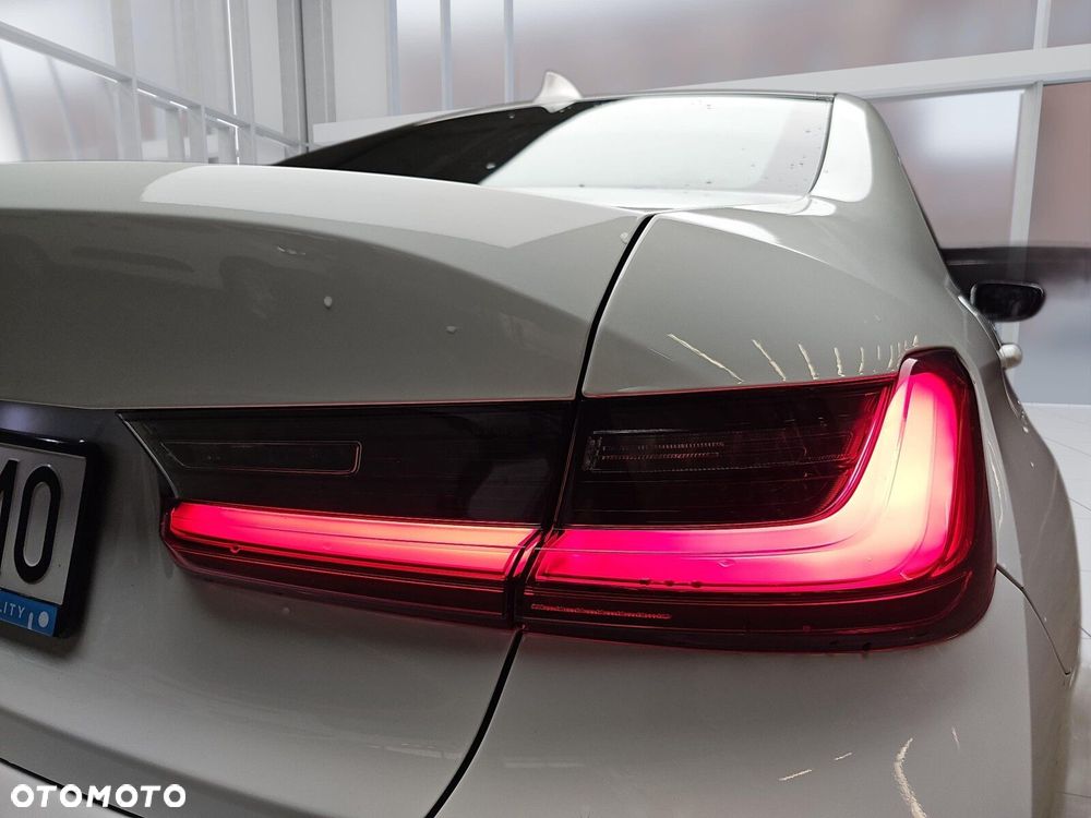 BMW Seria 3 320i xDrive M Sport sport - 22