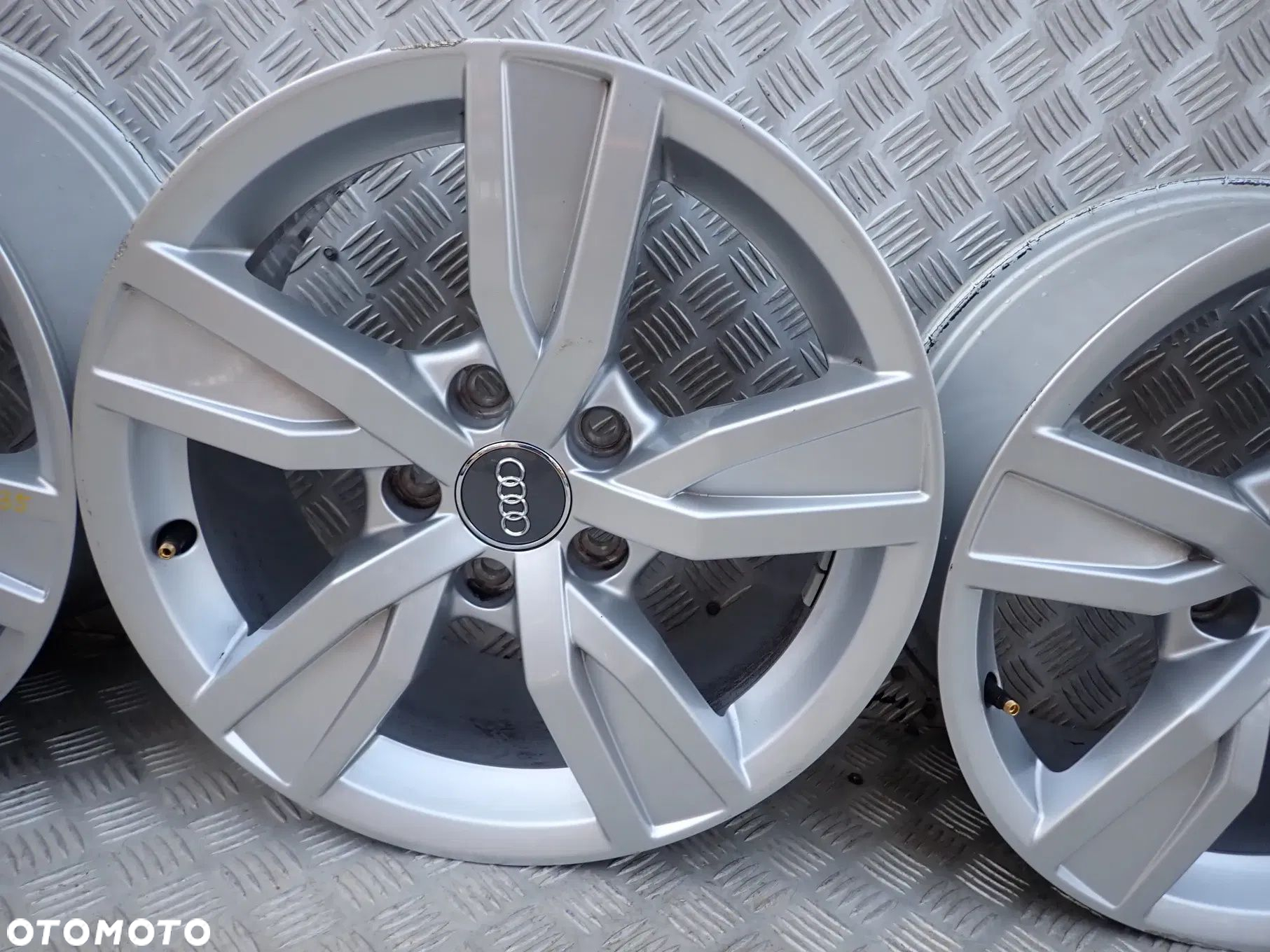 FELGI ALUMINIOWE AUDI 7,0X16 ET35 A4 B9 A6 C7 8W0601025A - 5