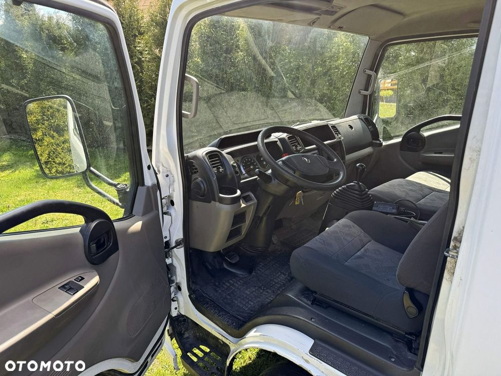 Renault Maxity - 20