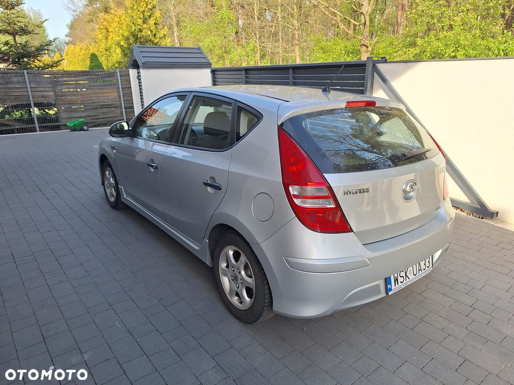 Hyundai i30 1.6 CRDi blue Classic - 10