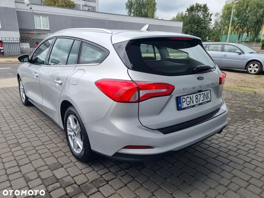 Ford Focus 1.0 EcoBoost Titanium - 4