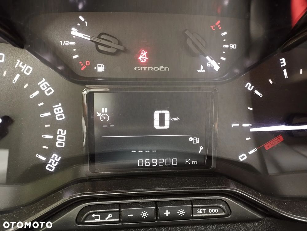 Citroën C3 BlueHDi 100 S&S SHINE PACK - 8