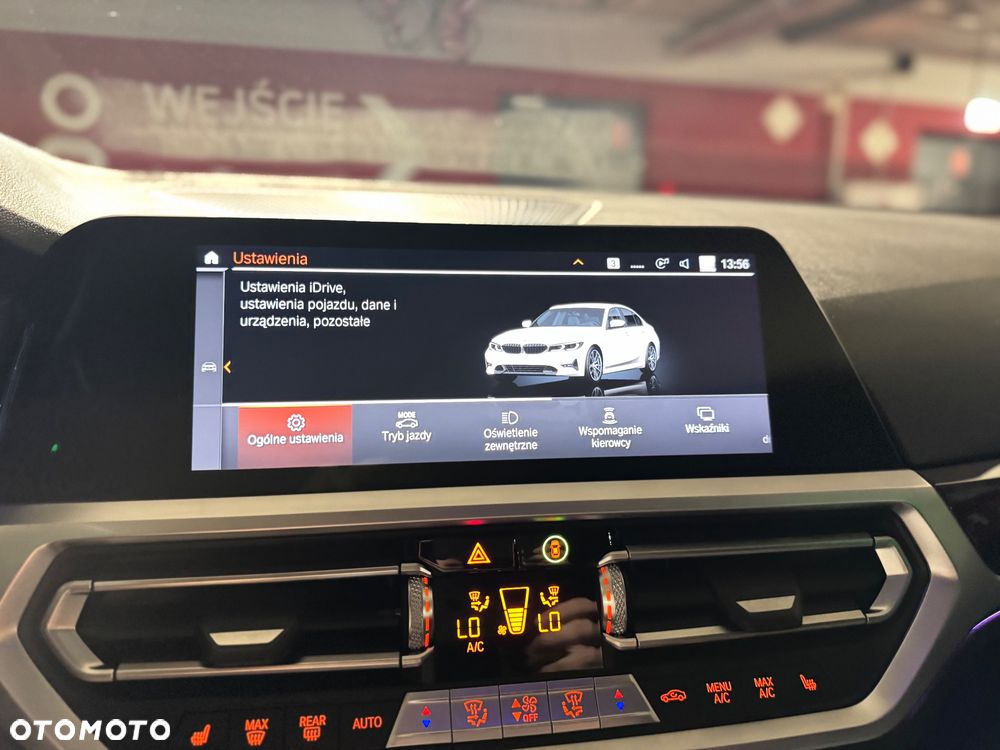 BMW Seria 3 320d - 23