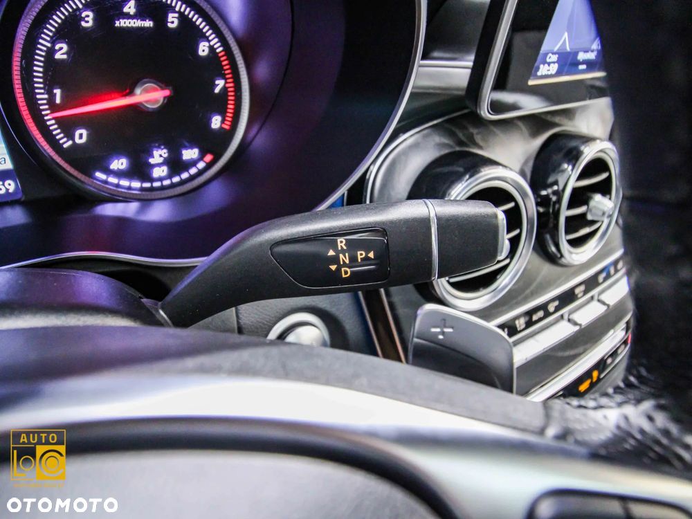 Mercedes-Benz GLC 250 4Matic 9G-TRONIC AMG Line - 26