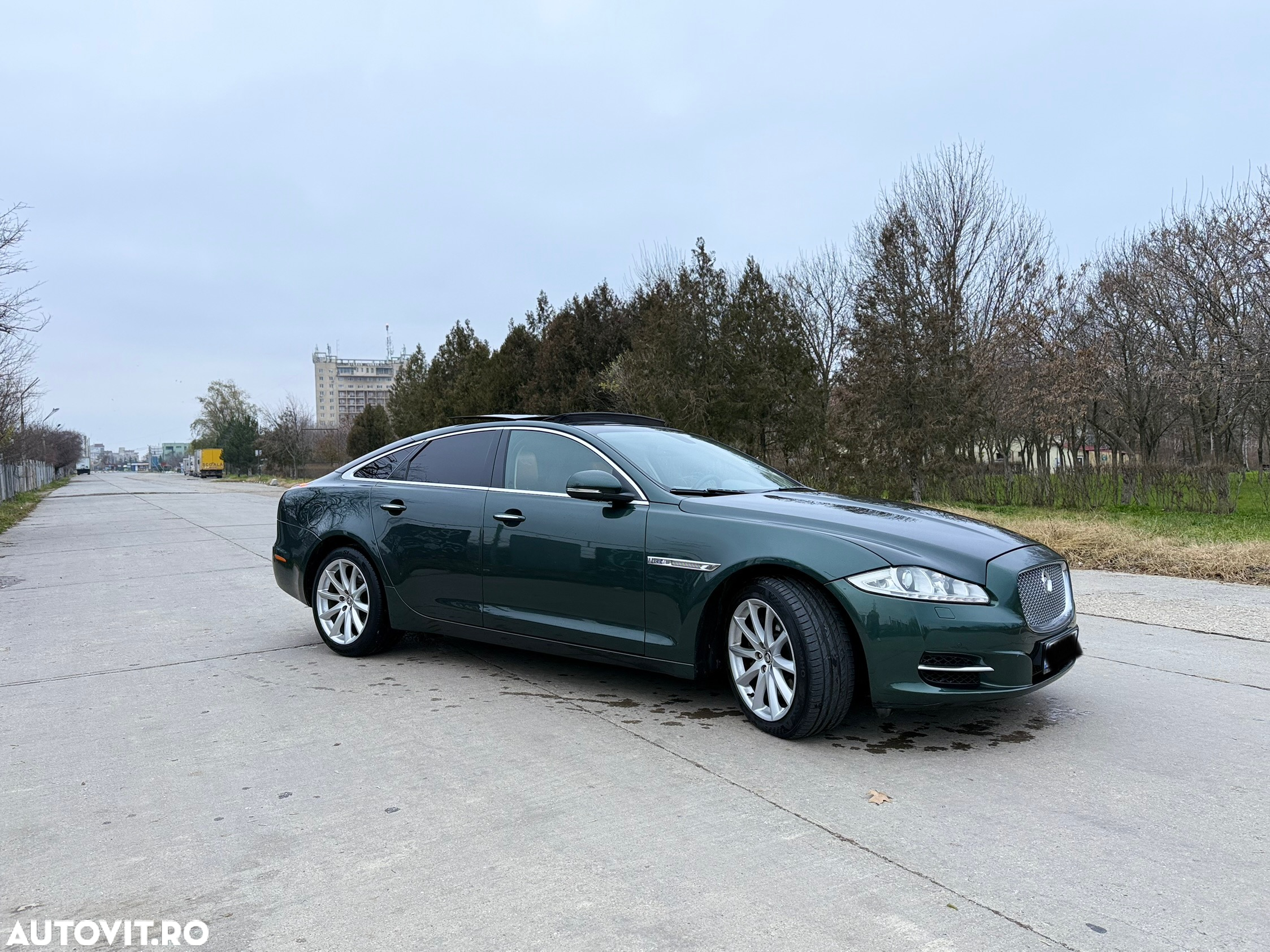 Jaguar XJ 3.0 V6 Portfolio Aut SWB - 3