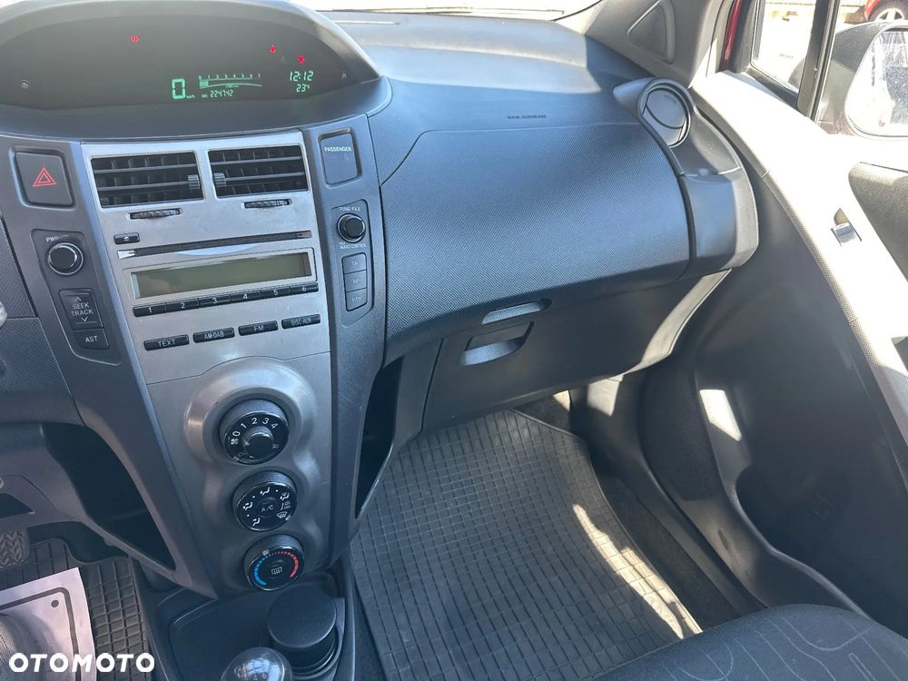 Toyota Yaris 1.33 Luna - 19