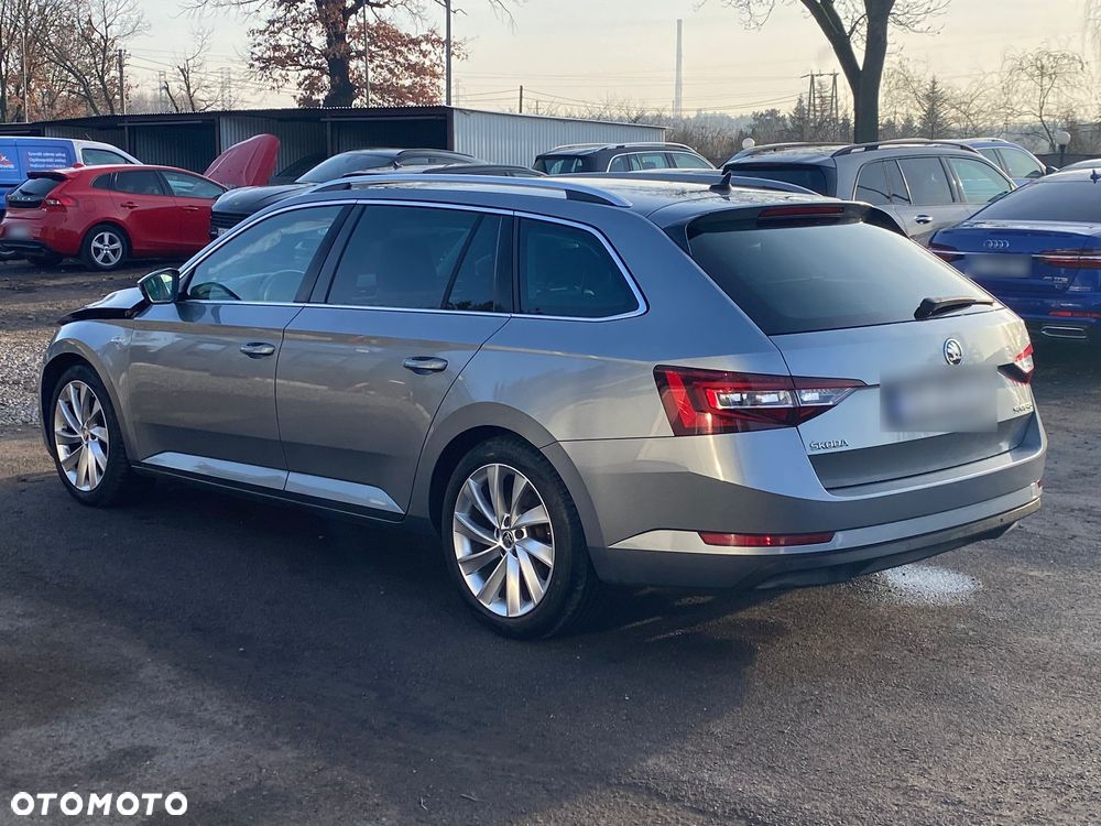 Skoda Superb 2.0 TSI L&K DSG - 11