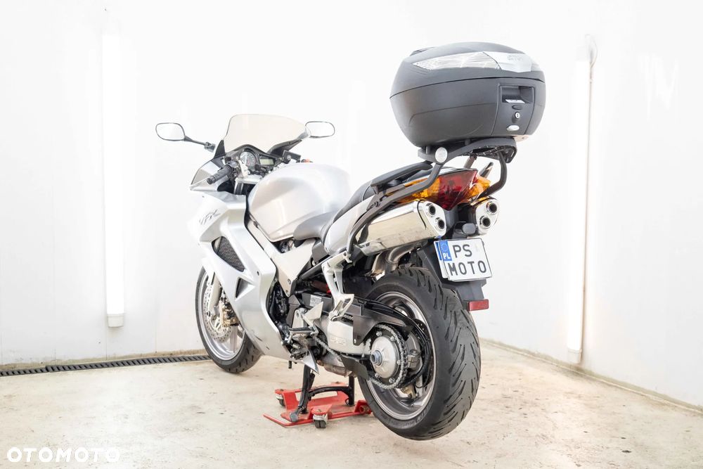 Honda VFR - 11