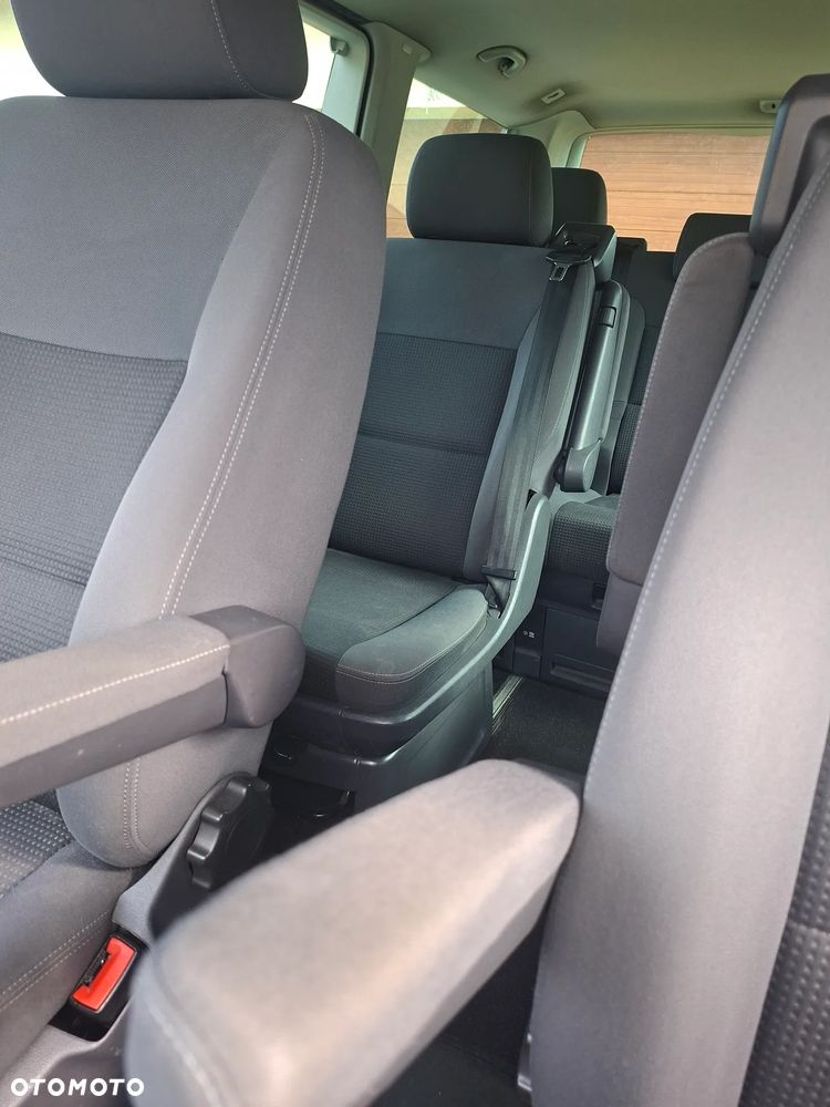 Volkswagen Multivan - 12