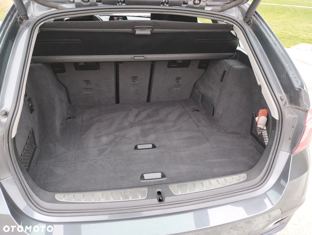 BMW Seria 3 316d Touring - 12