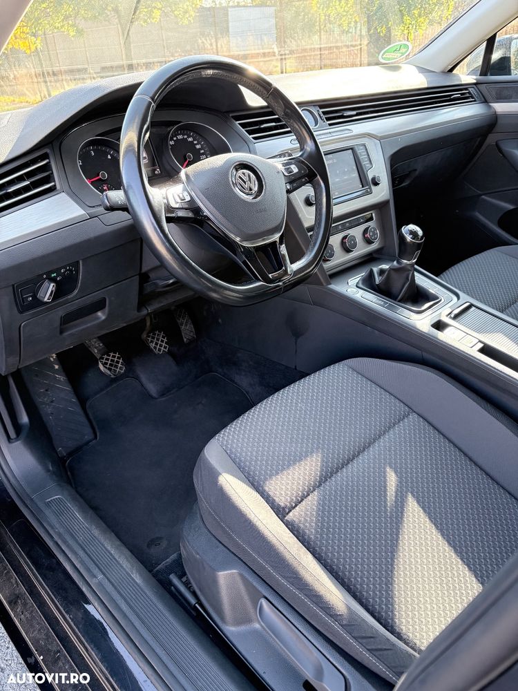 Volkswagen Passat - 13