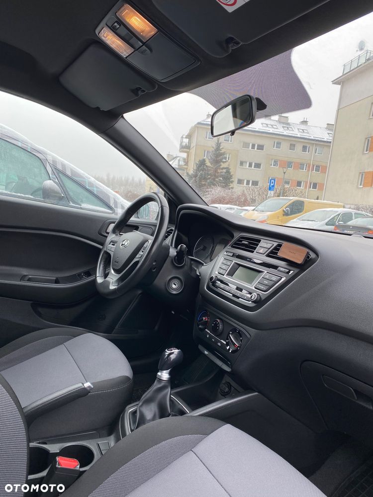 Hyundai i20 1.2 GO - 12