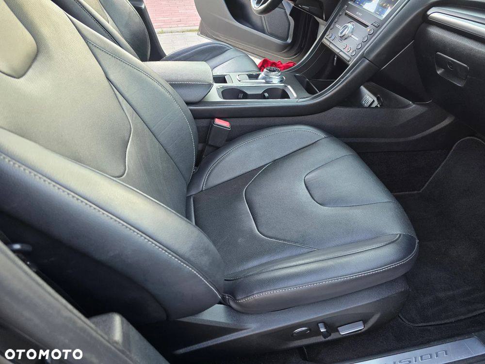 Ford Fusion - 22