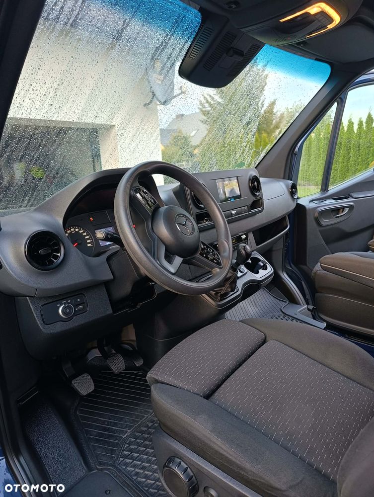 Mercedes-Benz Sprinter - 14