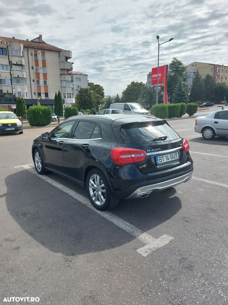 Mercedes-Benz GLA - 4
