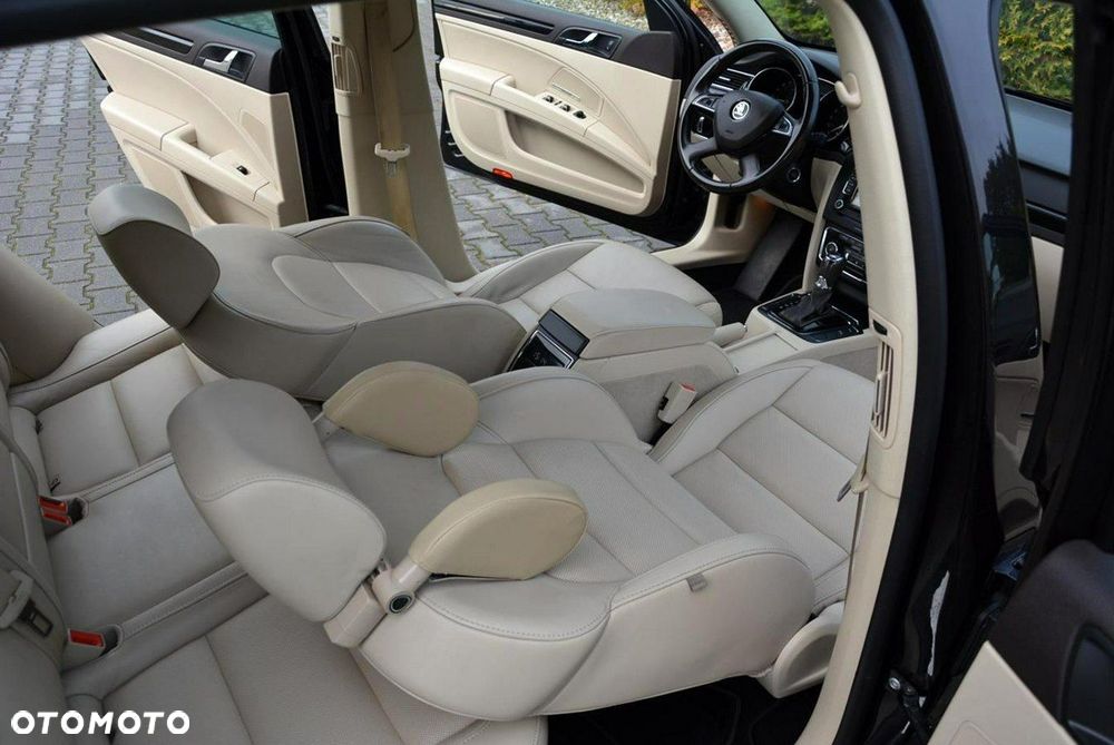 Skoda Superb 2.0 TDI DSG L&K - 24