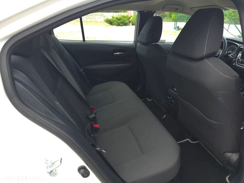 Toyota Corolla 1.8 Hybrid Comfort - 13