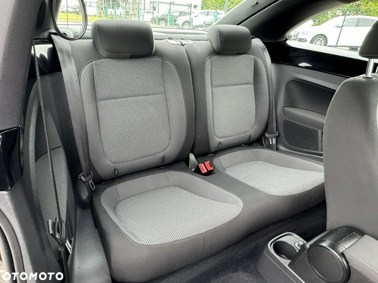 Volkswagen New Beetle - 32