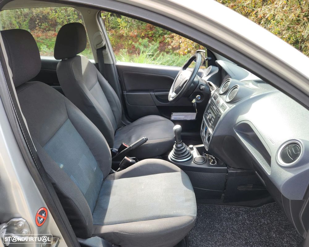 Ford Fiesta 1.4 TDCI Ghia - 10