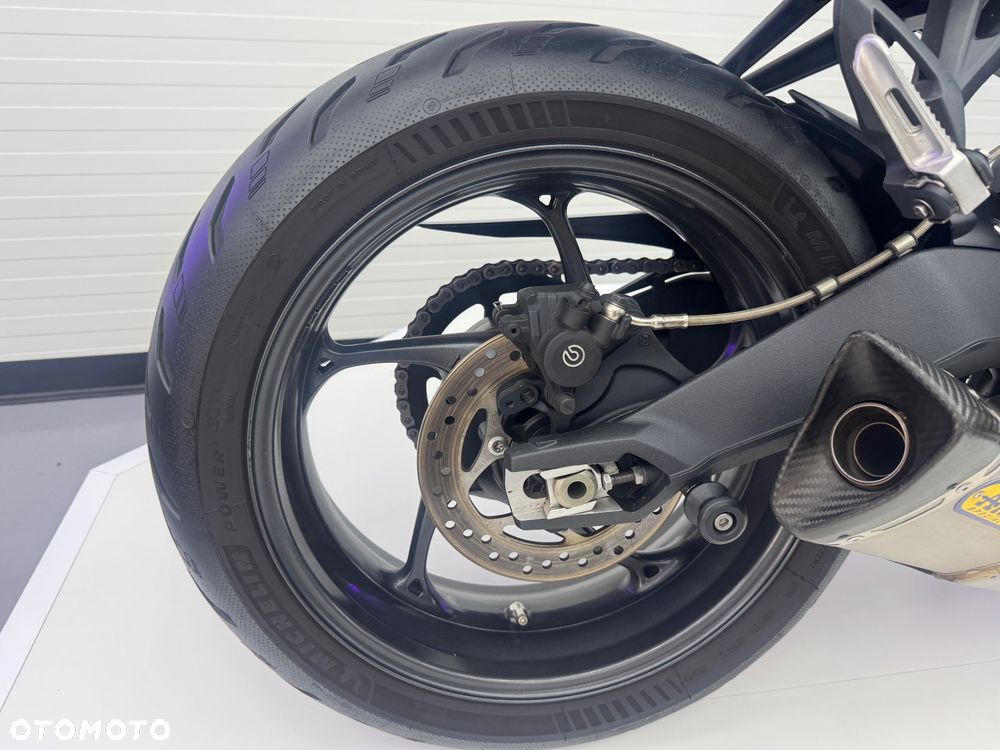Triumph Street Triple - 31