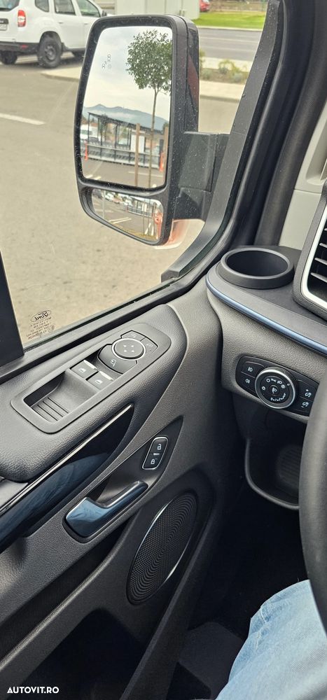 Ford Tourneo Custom Bus 320 2.0 EcoBlue 170 CP L2H1 Active Aut. - 8