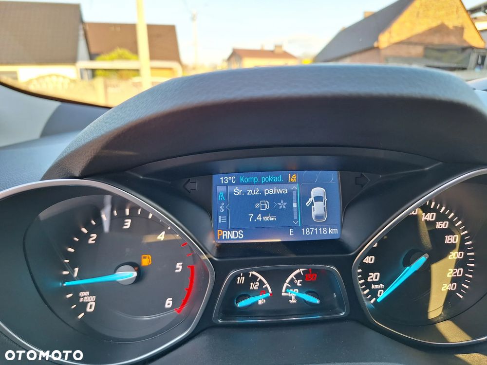 Ford Kuga 2.0 TDCi 4x4 Titanium - 26