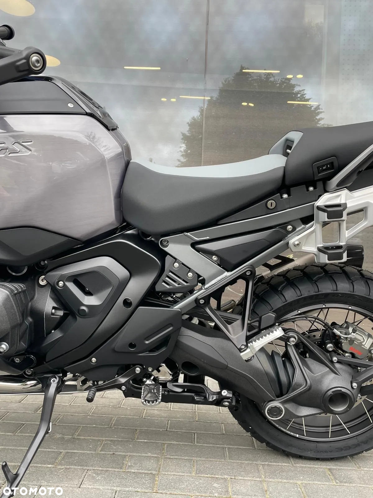 BMW R - 8