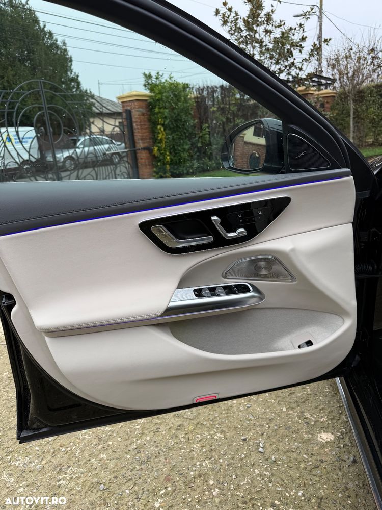 Mercedes-Benz E 300 de Aut. - 15