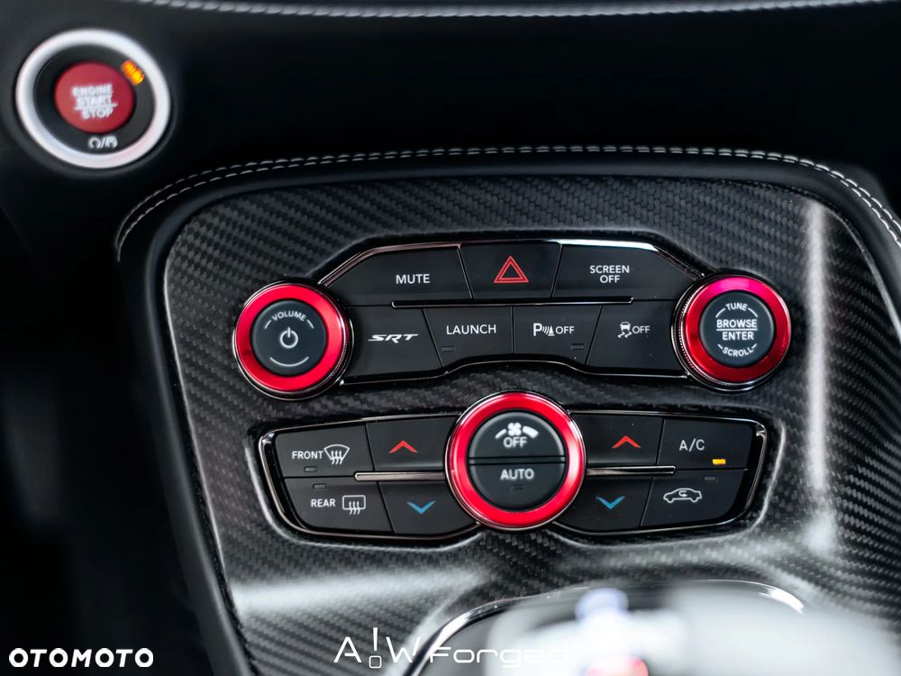 Dodge Challenger 6.2 Hellcat - 22