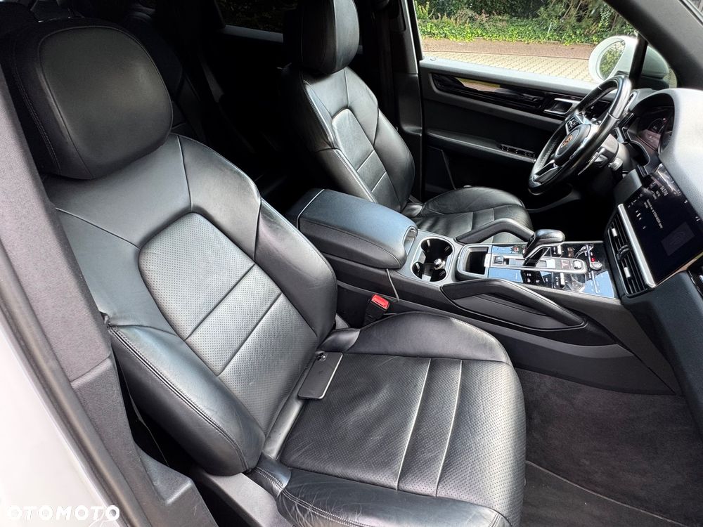 Porsche Cayenne Standard - 23