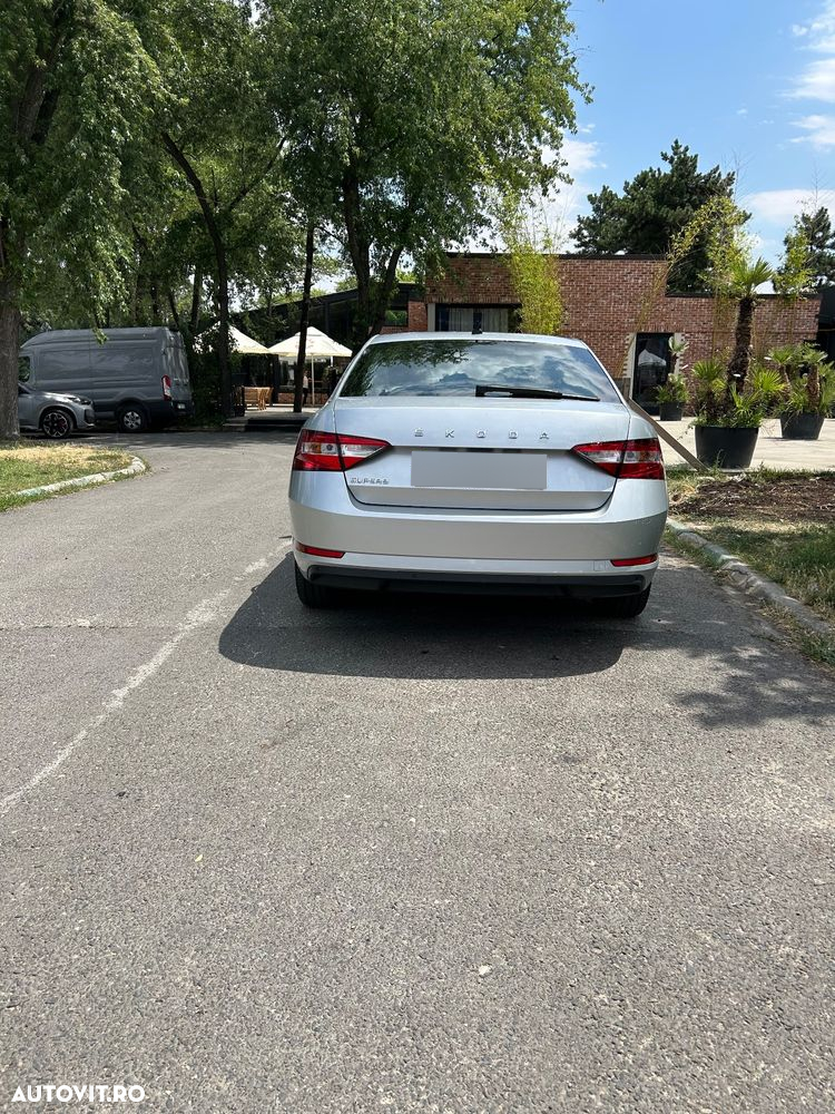 Skoda Superb 2.0 TDI DSG Ambition - 5