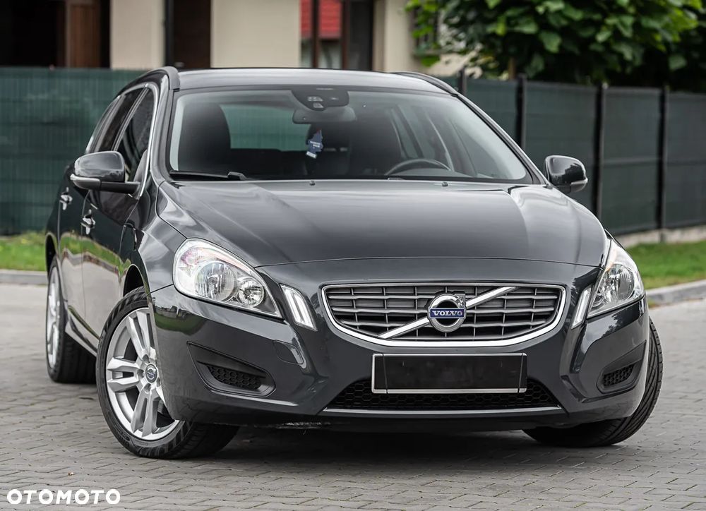 Volvo V60 D2 Momentum - 4
