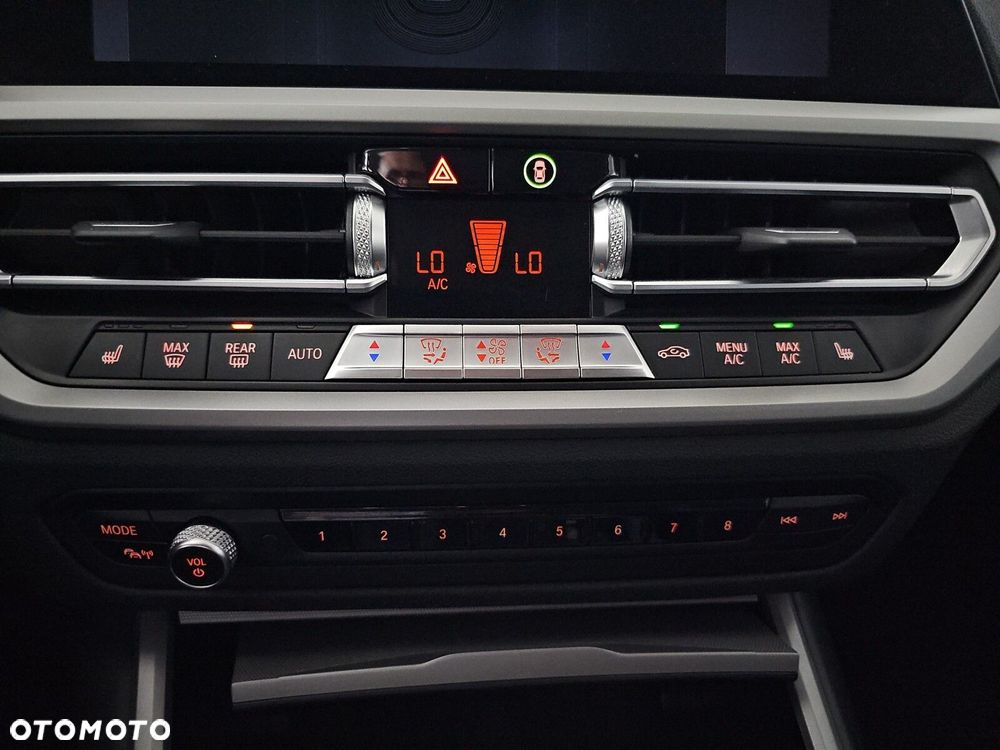 BMW Seria 3 318d Advantage - 23