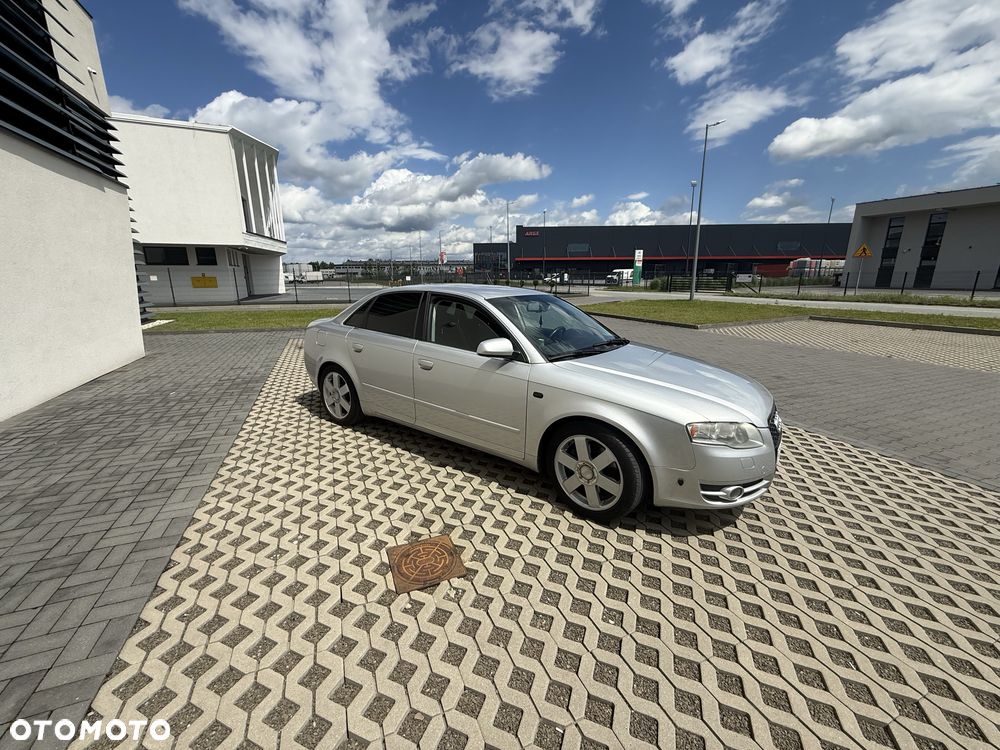 Audi A4 Limousine - 6