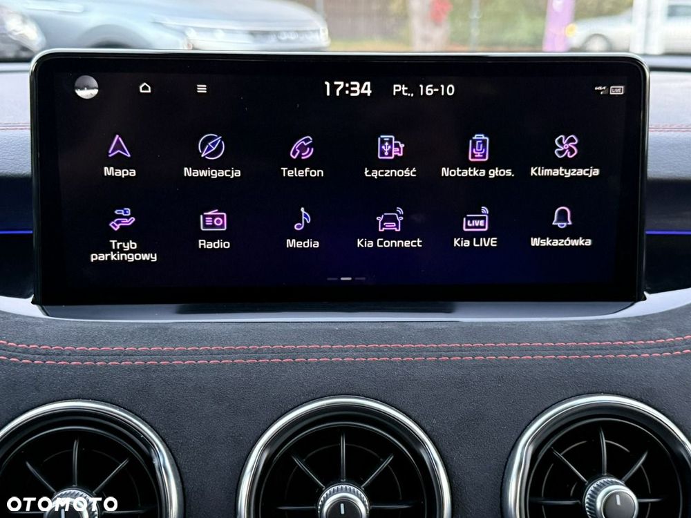 Kia Stinger - 32