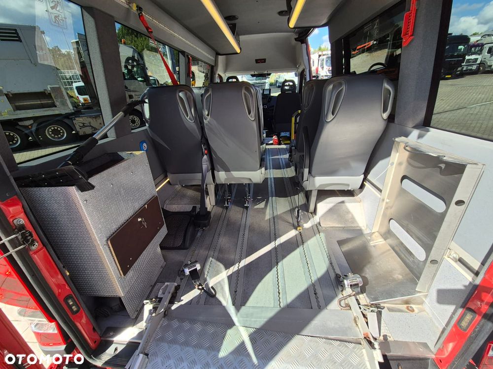 Iveco Daily 40 S 14 Forveda / CNG / BENZYNA / 10 MIEJSC / RAMPA / MIEJSCE DLA INWALIDÓW / KAMERY 360 / MOŻLIWOŚĆ 9 MIEJSC / WEBASTO / BEZWYPADKOWY - 36