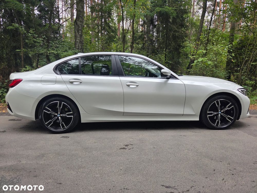 BMW 3 Series 2019 photo 5