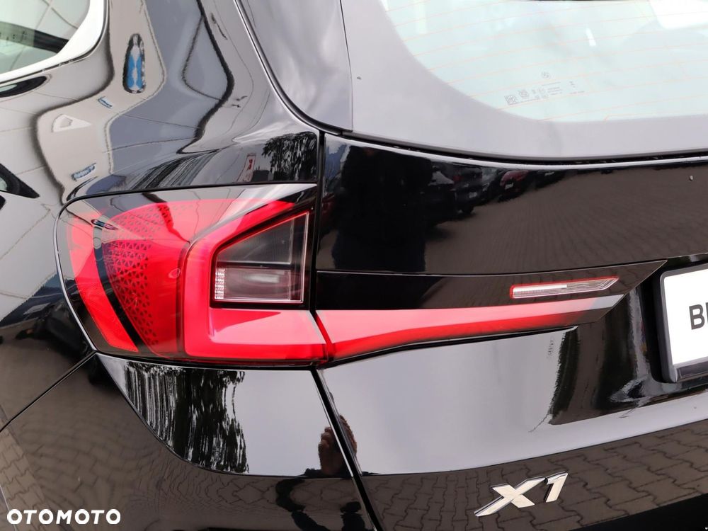 BMW X1 sDrive18i xLine - 23