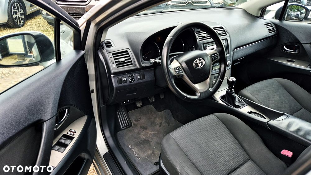 Toyota Avensis 2.0 Sol plus NAVI - 30