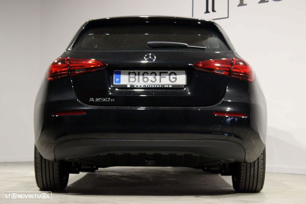 Mercedes-Benz A 250 e - 6