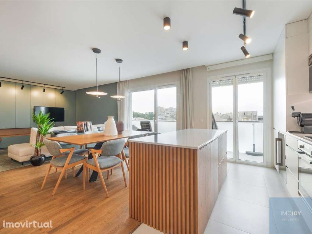 Apartamento T2 no Porto - Grande imagem: 2/22