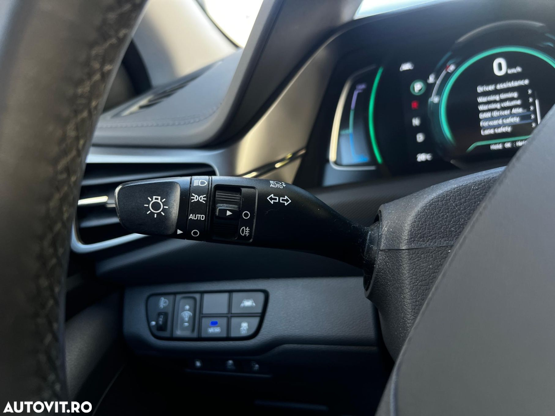 Hyundai IONIQ - 20