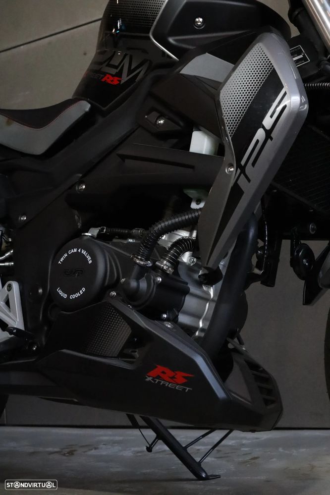 UM XTREET - 4