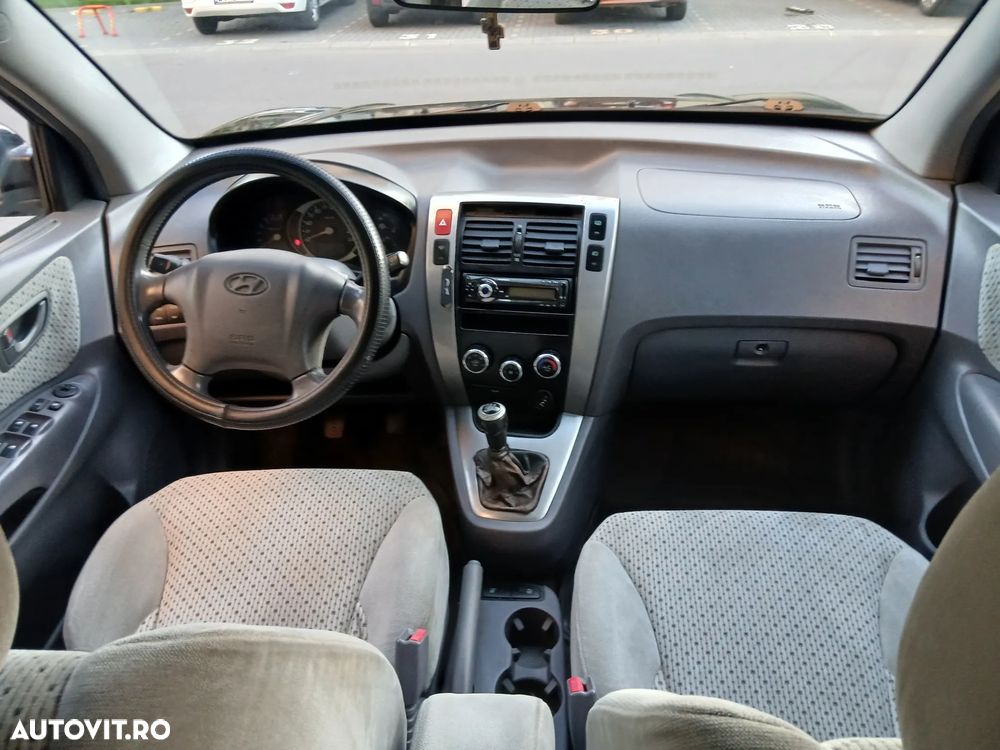 Hyundai Tucson 2.0 CRDI VGT 4WD GLS - 8