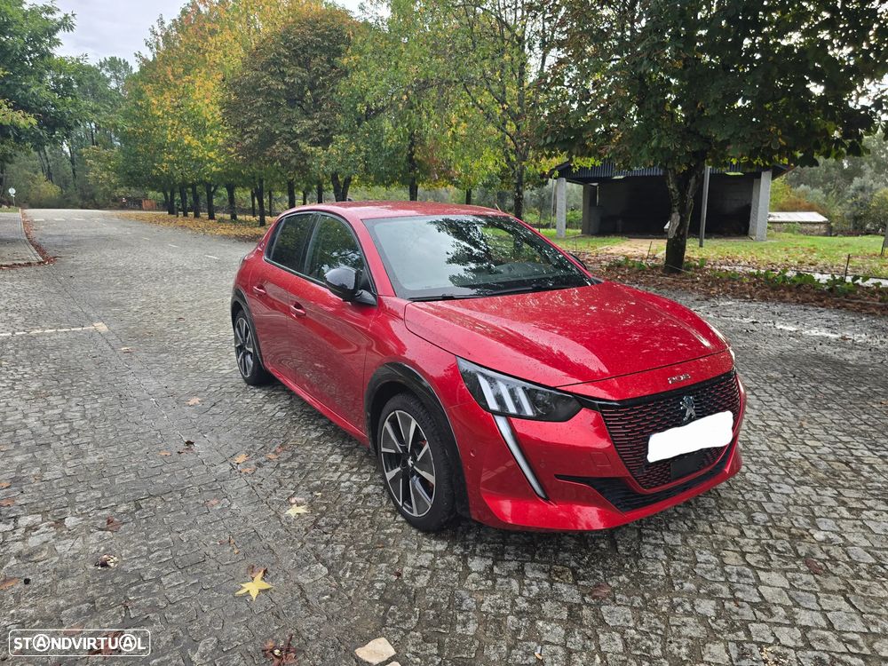 Peugeot e-208 GT+ - 1