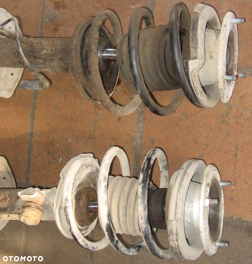 zwrotnica sprężyna przód BMW E46 3.0D 3.0 - 2