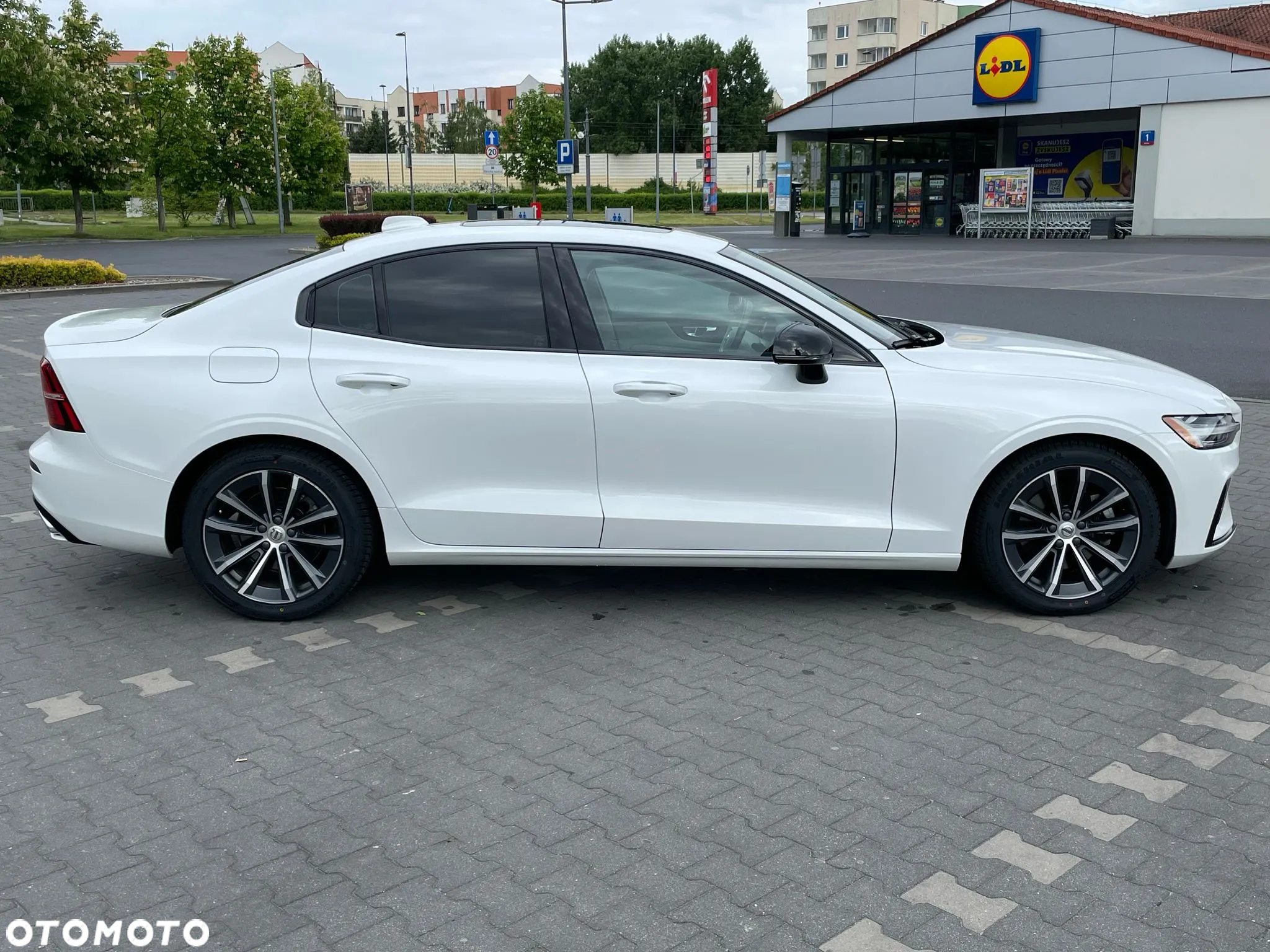 Volvo S60 T5 AWD R-Design - 8