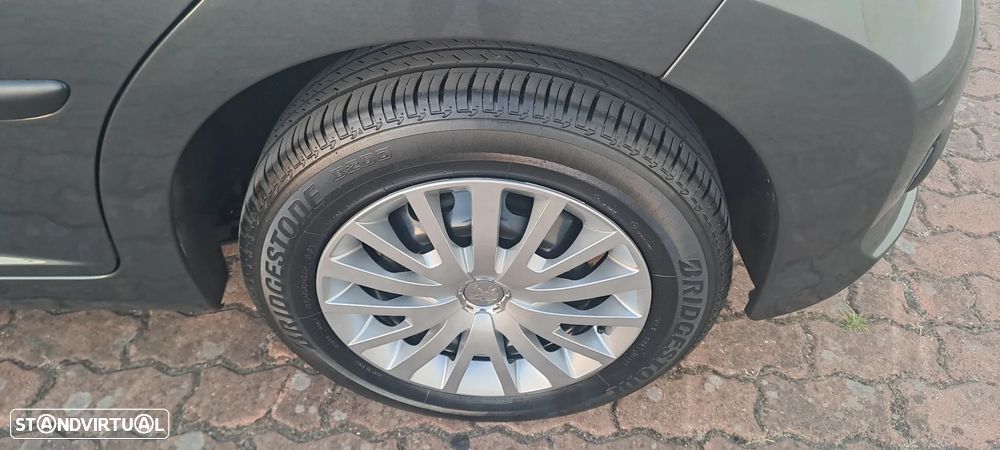 Peugeot 207 1.4 16V Active - 41