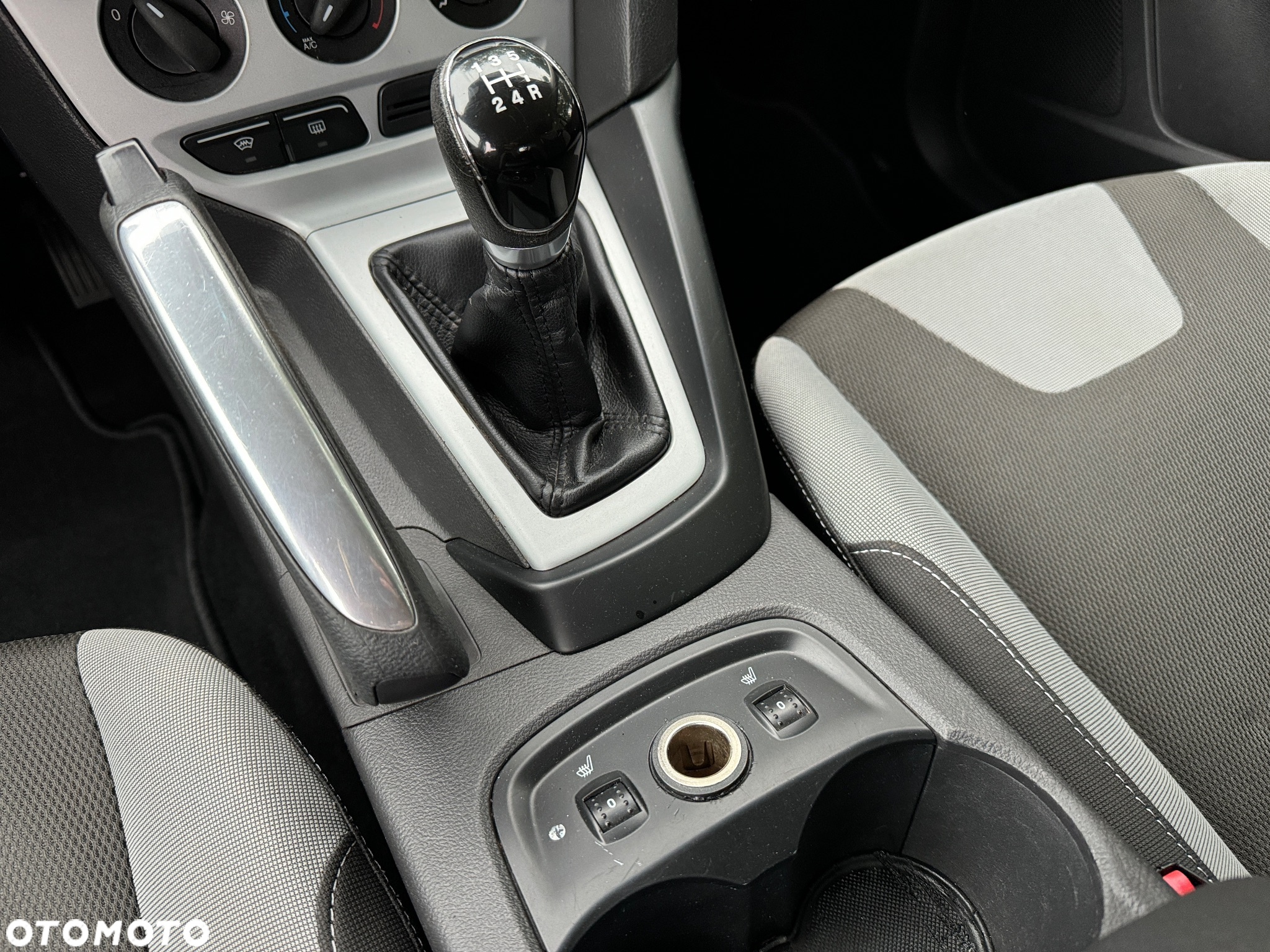 Ford Focus 1.6 Edition - 32